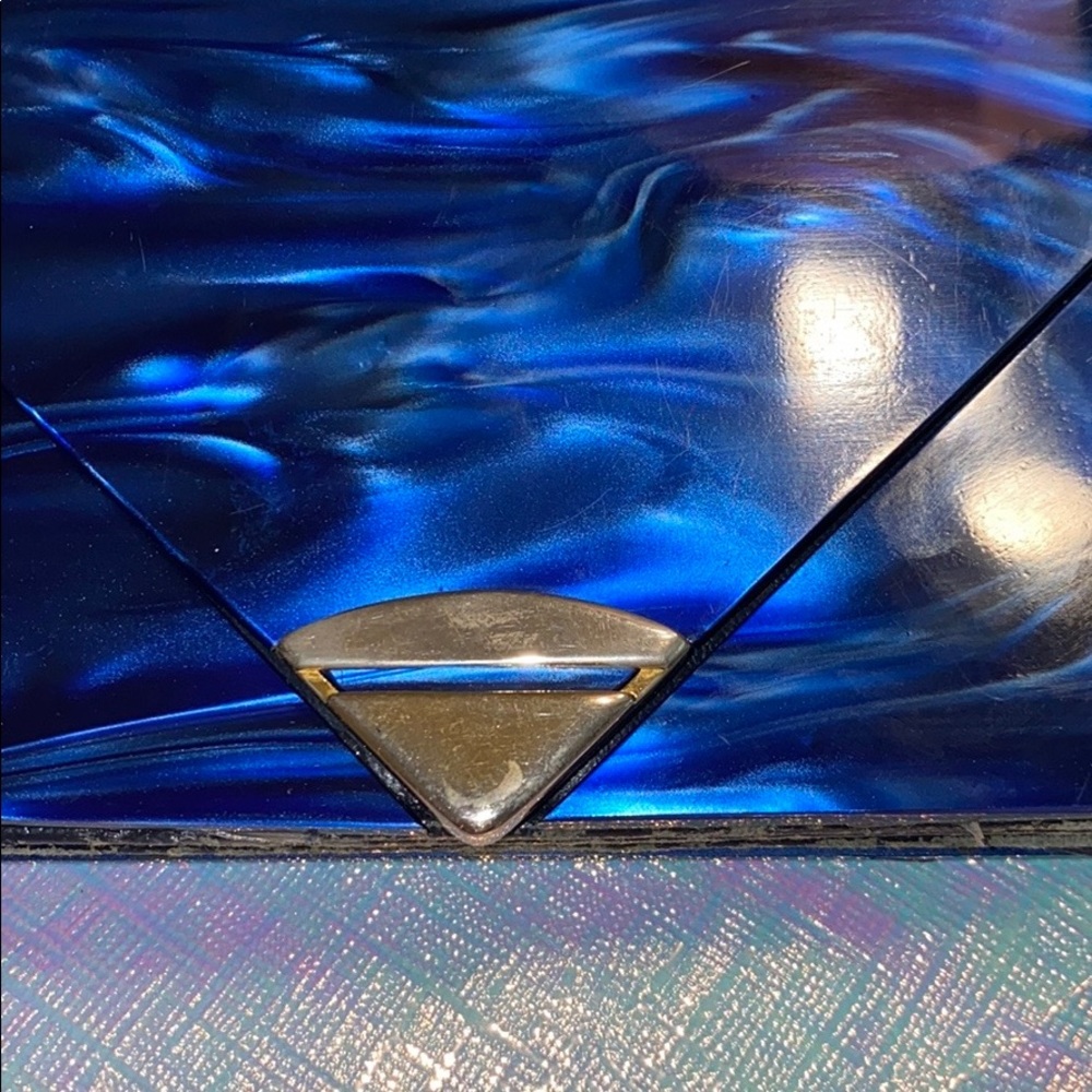 Hardcover Handbag - Picture 6 of 8